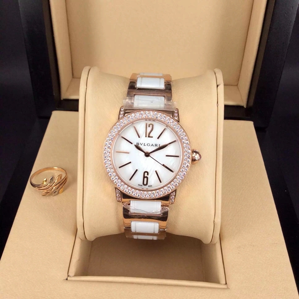 ブルガリ時計正面デザイン